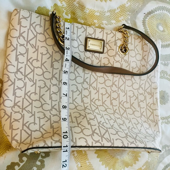 Calvin Klein Ivory and Taupe Initial handbag - Picture 4 of 8